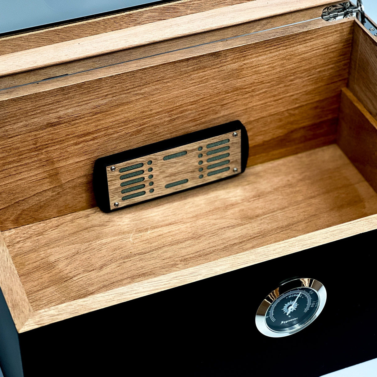 1oz Cannamold with Humidor