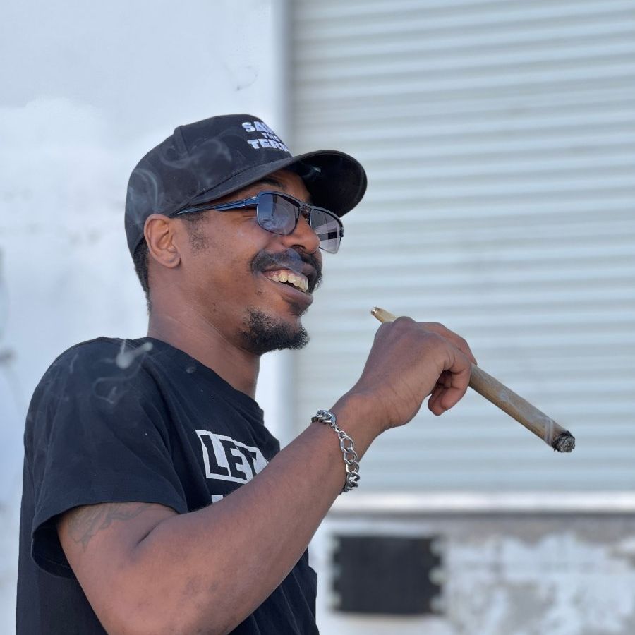 1oz Cannamold with Humidor