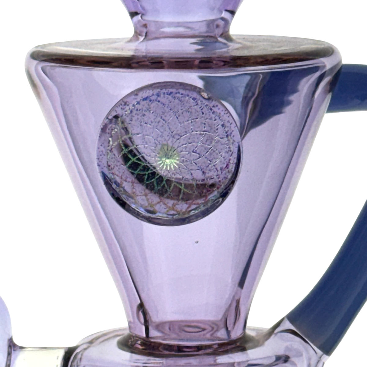 MAV Glass Beverly SUBTL x BELSAR recycler dab rig, close-up of the dichroic marble in the hourglass chamber