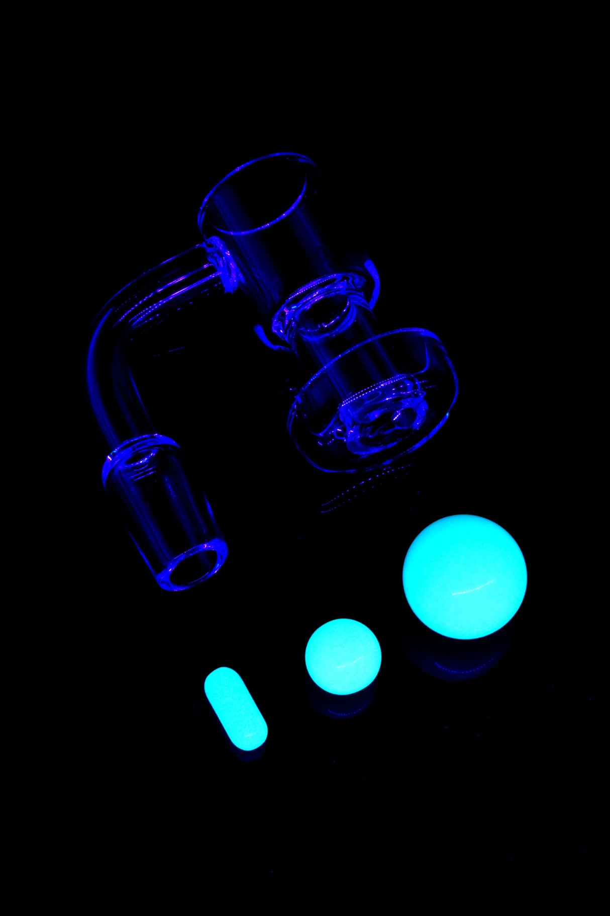 Quartz 14.5 mm Male 90° Terp Slurper Banger – Glow Beads Set