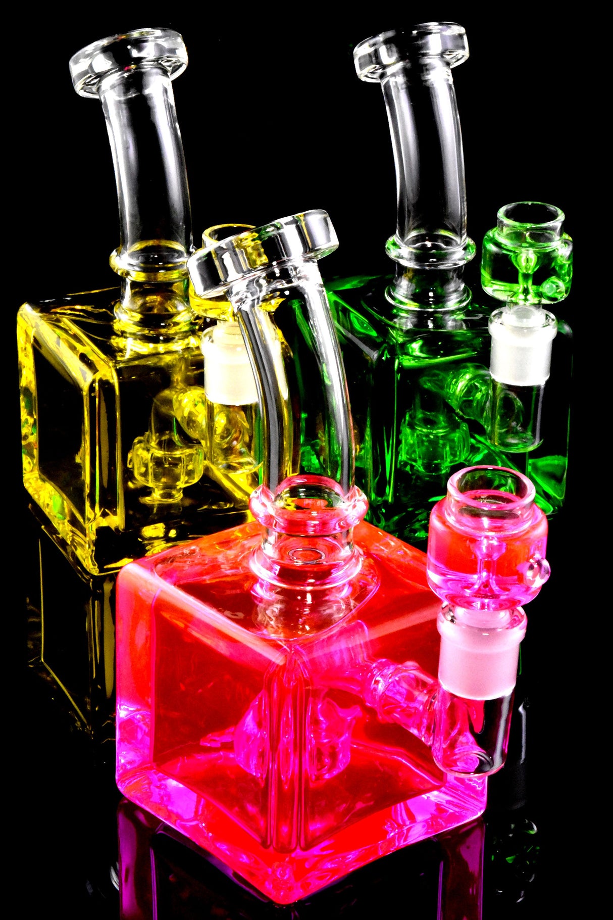 Glass Cube Bong “Chill Box” – Fluid-Filled – Showerhead Perc – 7.5″