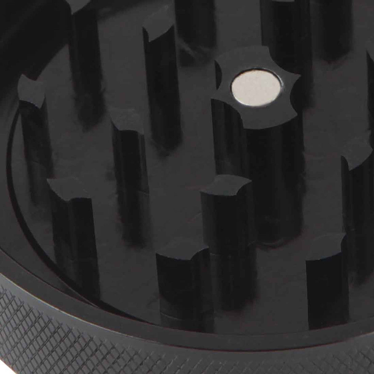 Close-up of Kannastör 2pc Pendant Grinder teeth, aluminum construction, ideal for travel