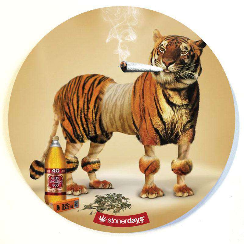 StonerDays Og Tiger Dab Pad, 8" round silicone mat with rubber backing for stability