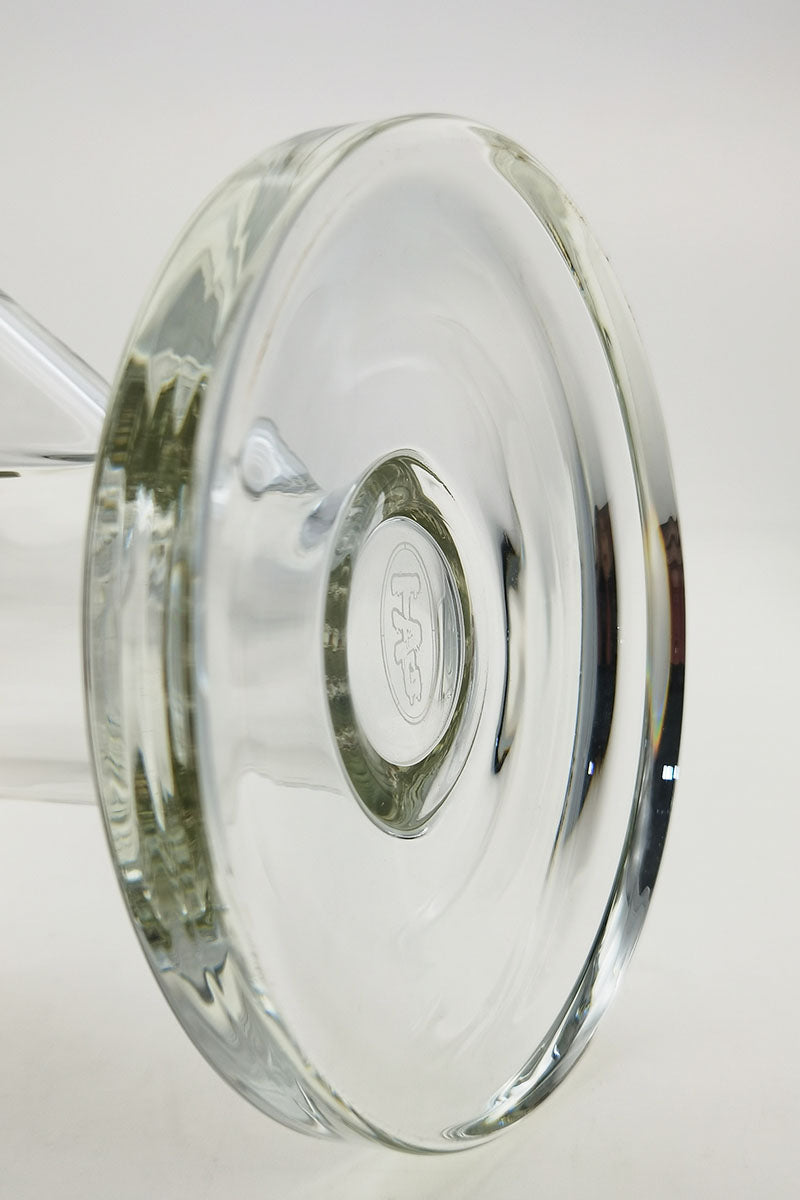 Close-up of TAG 16" Straight Tube Bong Base with 7mm Thickness and 18/14MM Downstem