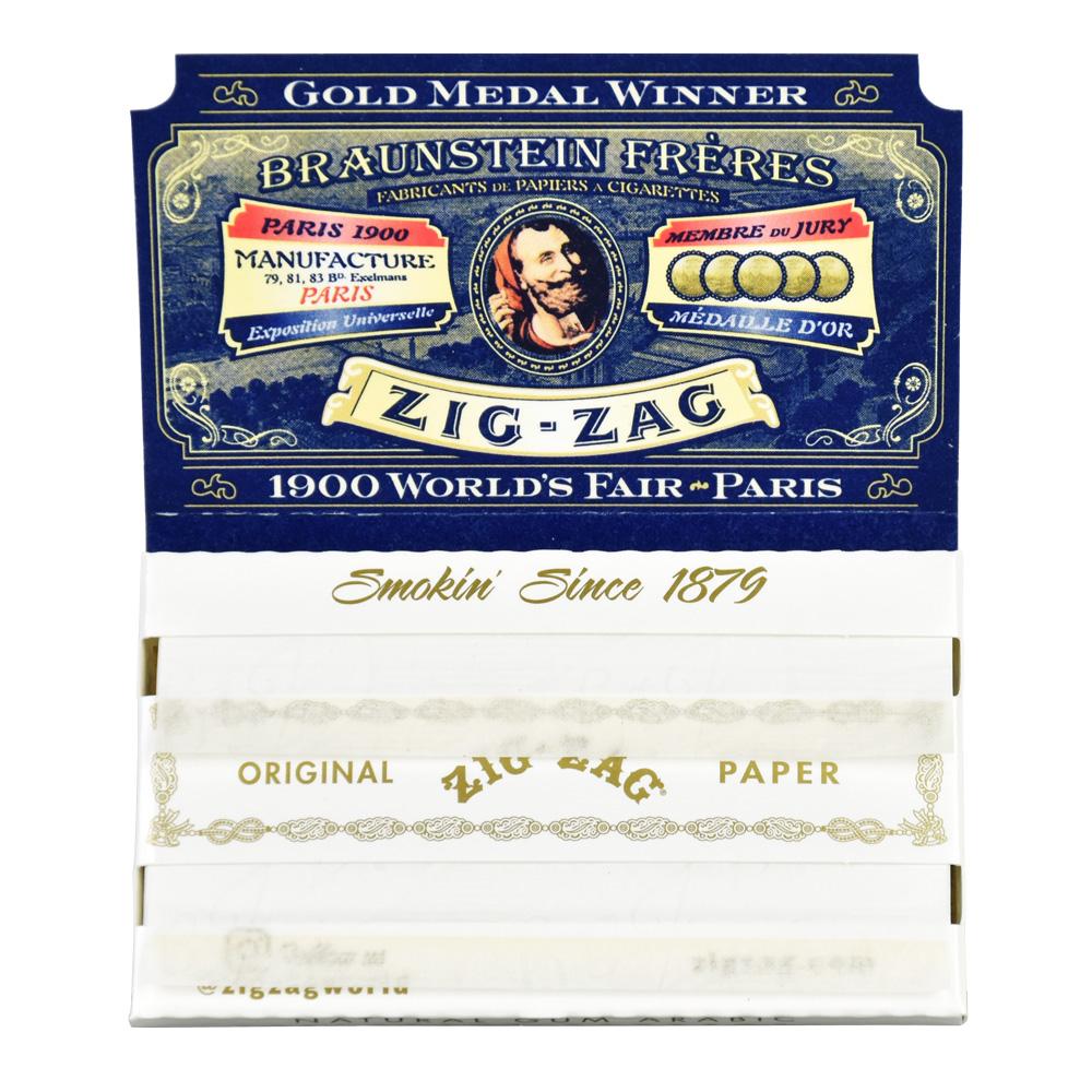 Zig Zag White Single Wide Rolling Papers front view, compact design for dry herbs
