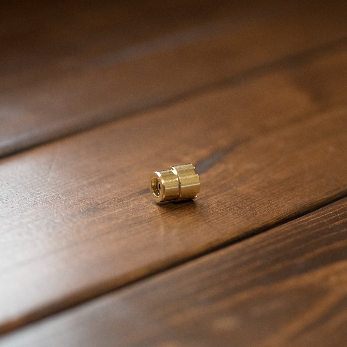 Helio Supply SolPod Extended Magnetic Adapter for 0.5ml & 510 Cartridges on wood