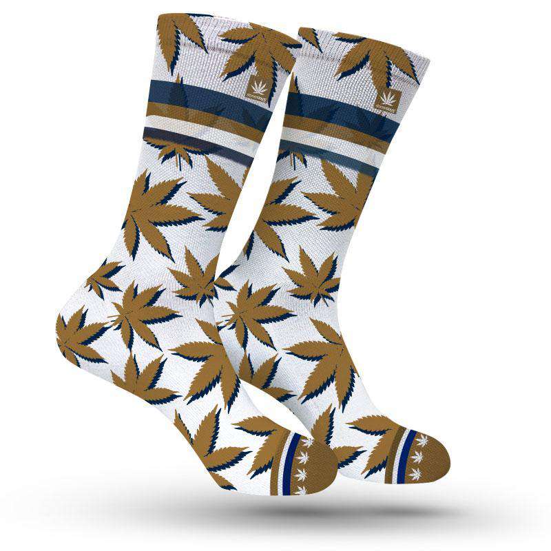 StonerDays Los Angeles themed weed socks in gold and white with cannabis leaf pattern, size medium/large