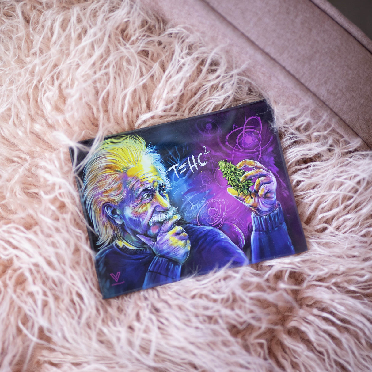 V Syndicate T=HC2 Glass Rollin' Tray with Einstein Design, Medium Size, on Fluffy Background