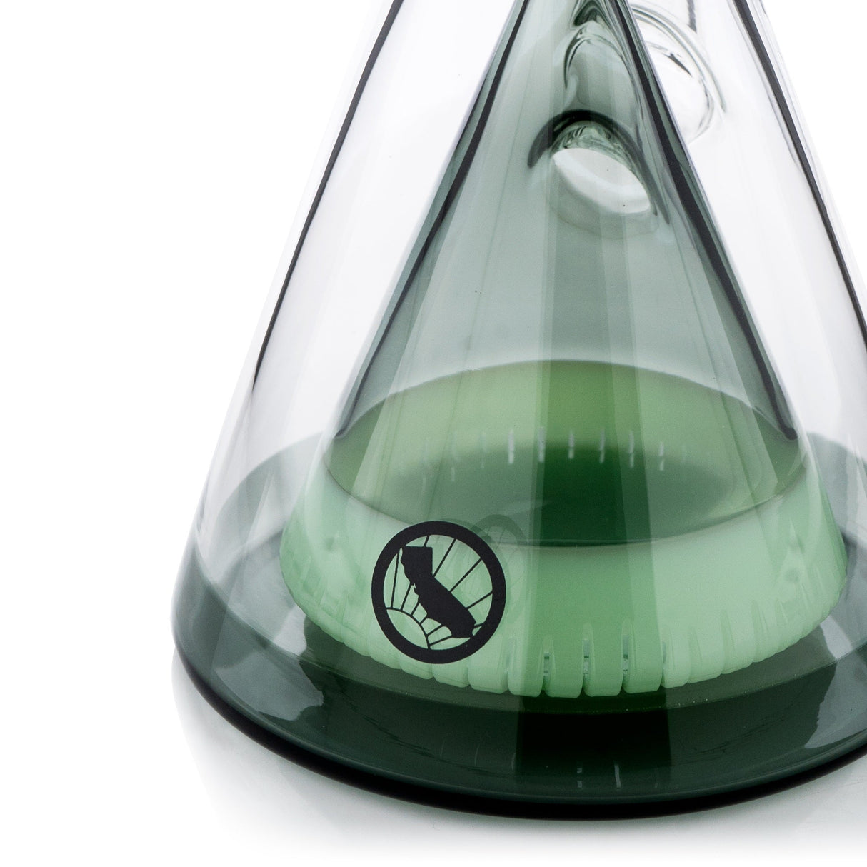 Close-up of MAV Glass 18" Manhattan Pyramid Beaker base with green water chamber