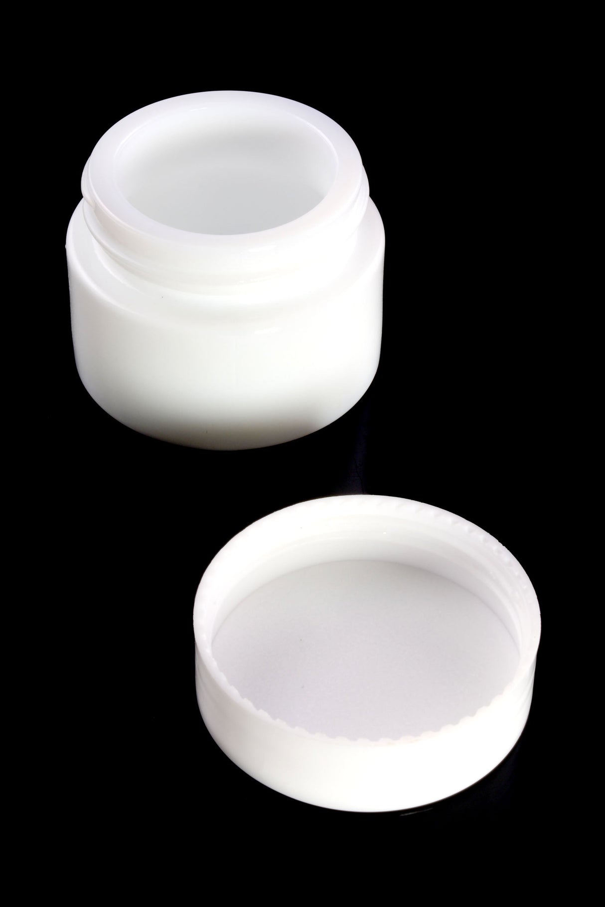 White Glass Wax Jar – Screw-Top Lid