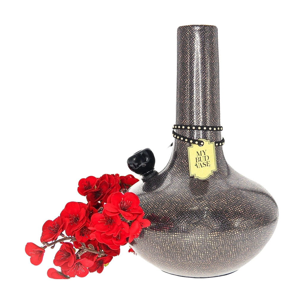 My Bud Vase "Burmëse" Bong in black and gold ceramic with red flowers, front view on white background