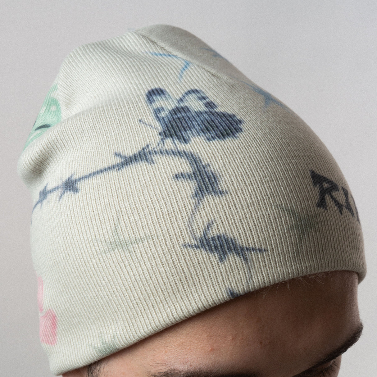 Goosebumps Skull Beanie (Bone)