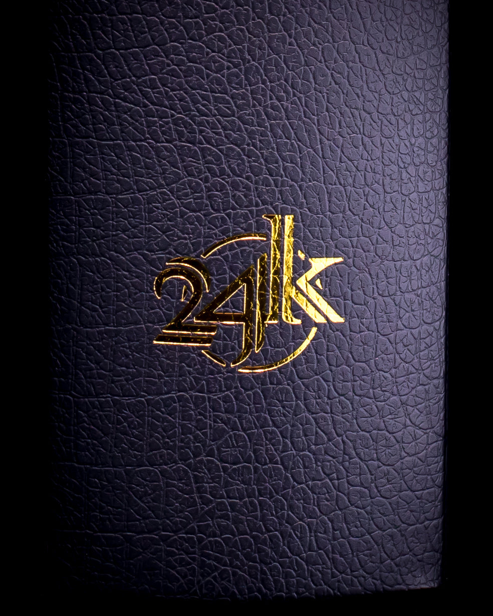 Myster 24k Stashtray Bundle - Close-up of Black Rolling Tray with Gold Emblem