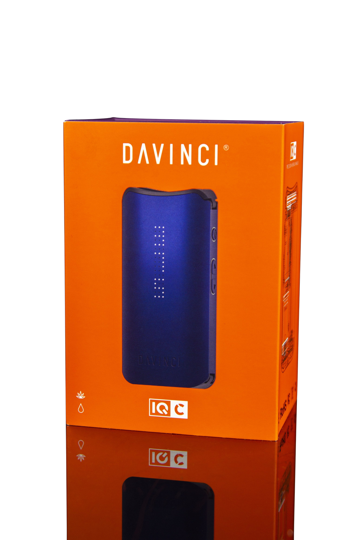 DaVinci IQC Vaporizer in packaging, compact design, battery-powered, for dry herbs and concentrates