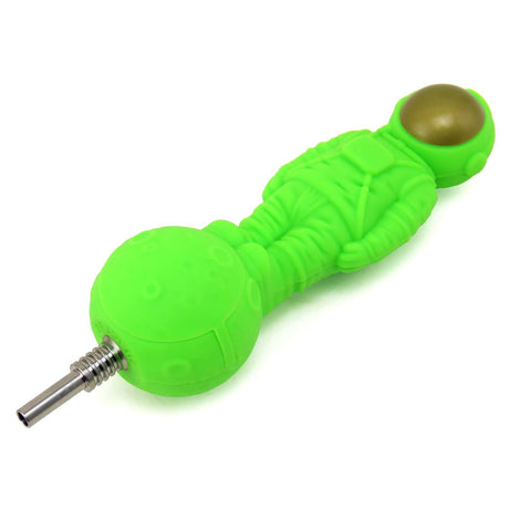 PILOT DIARY Astronaut Silicone Honey Straw in green, side view, with metal tip for easy use