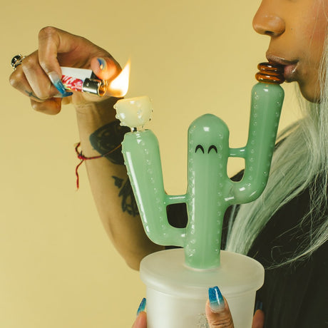 Hemper Cactus Jack Bong XL in amber and green, 10" with female joint, borosilicate glass, side view