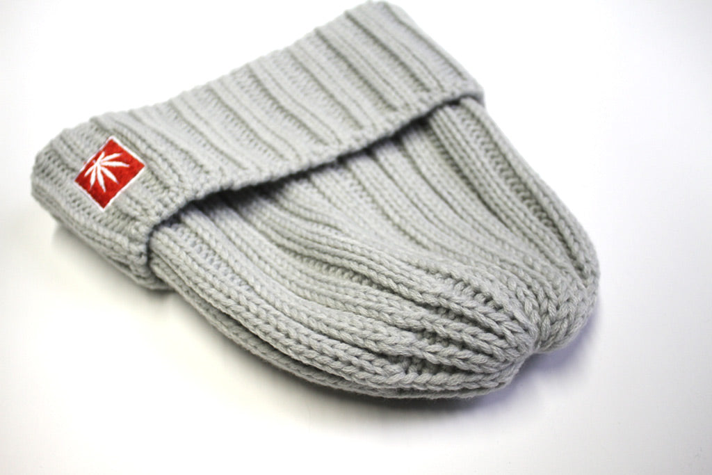 StonerDays Grey Knit Beanie, cozy one-size-fits-all design, perfect for concentrate enthusiasts